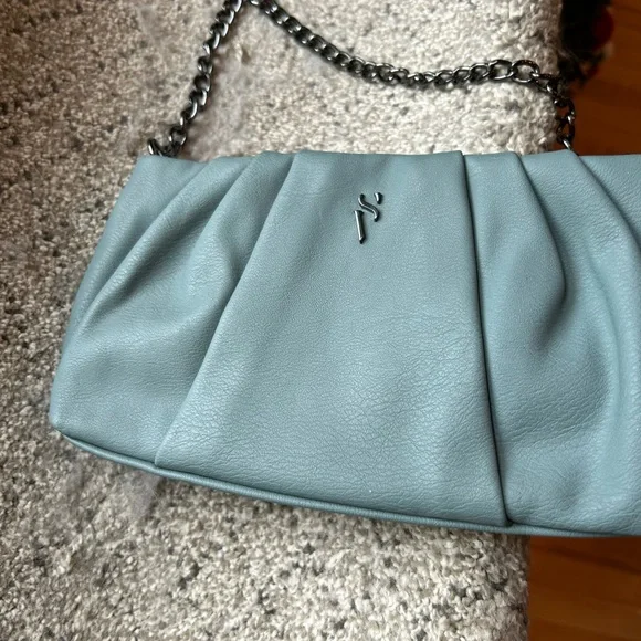 Vera Wang Blue Shoulder Bag NWT with Pleated Design STUNNING - Picture 2 of 16